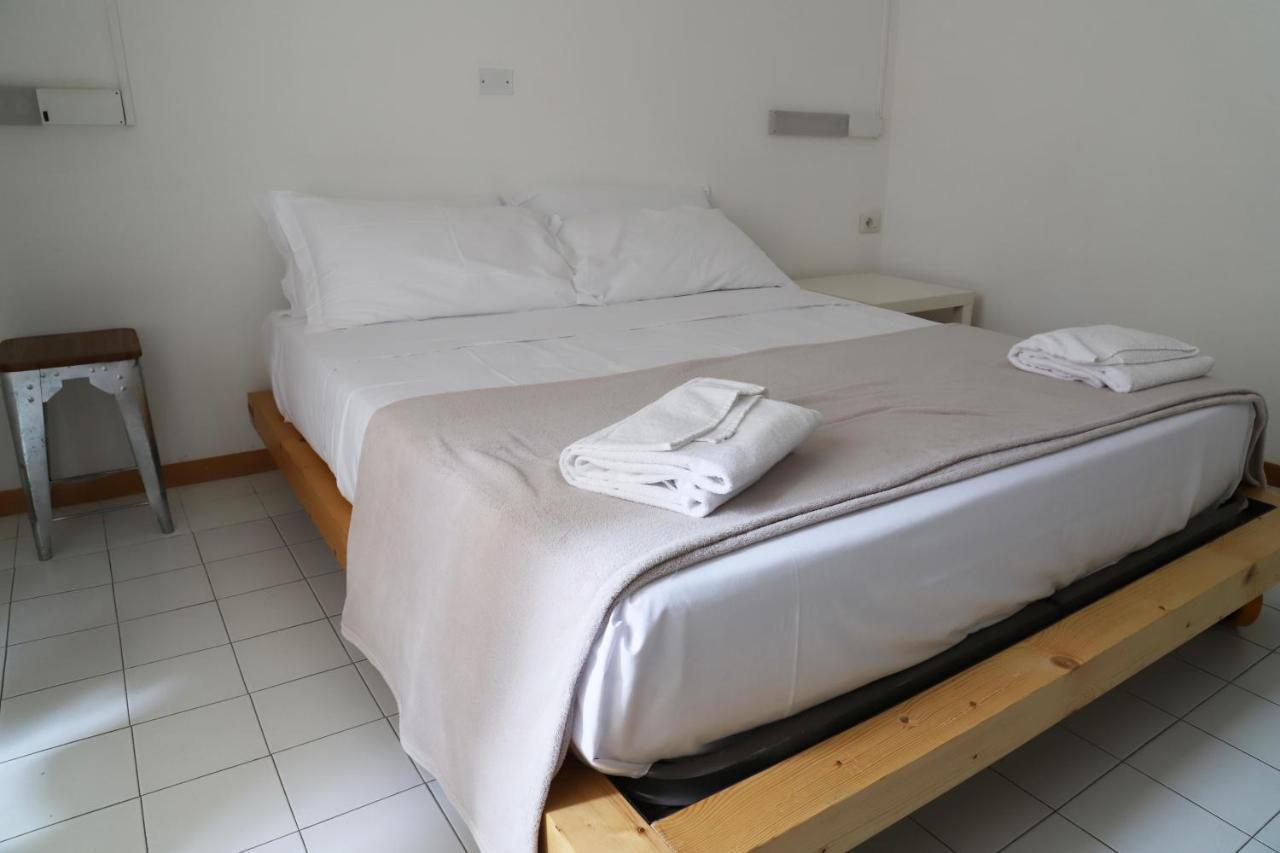 Ave Gratia Plena Hostel ซาแลร์โน ภายนอก รูปภาพ