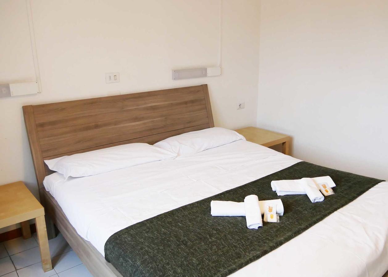 Ave Gratia Plena Hostel ซาแลร์โน ภายนอก รูปภาพ